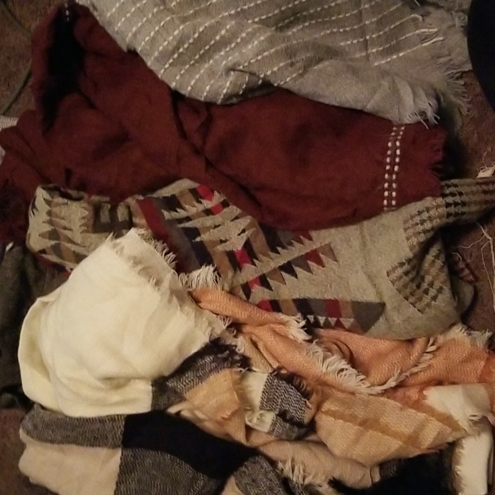 FIVE Old Navy Winter Scarves